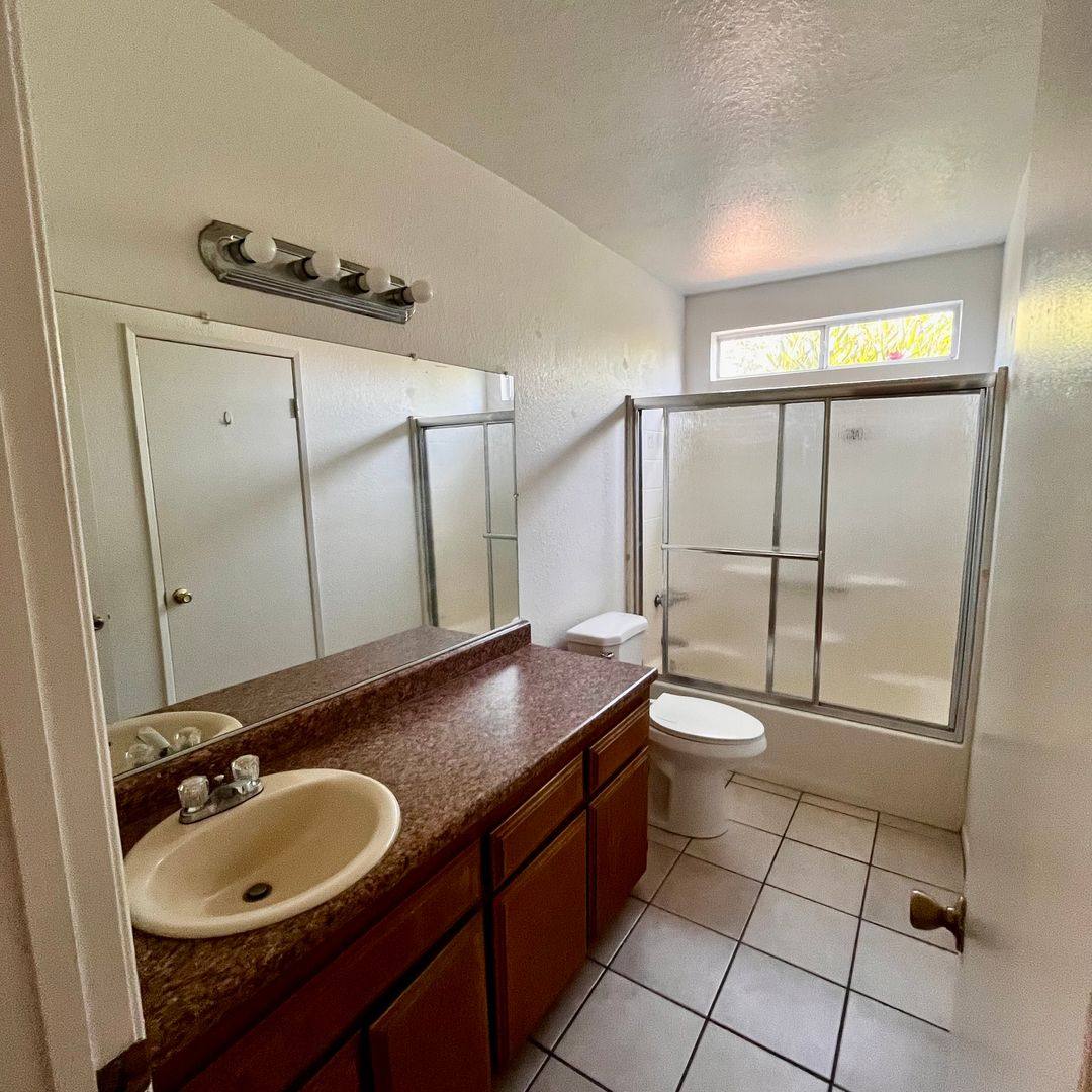 Apartment for rent at 13890 Juniper St, Hesperia, CA 92345