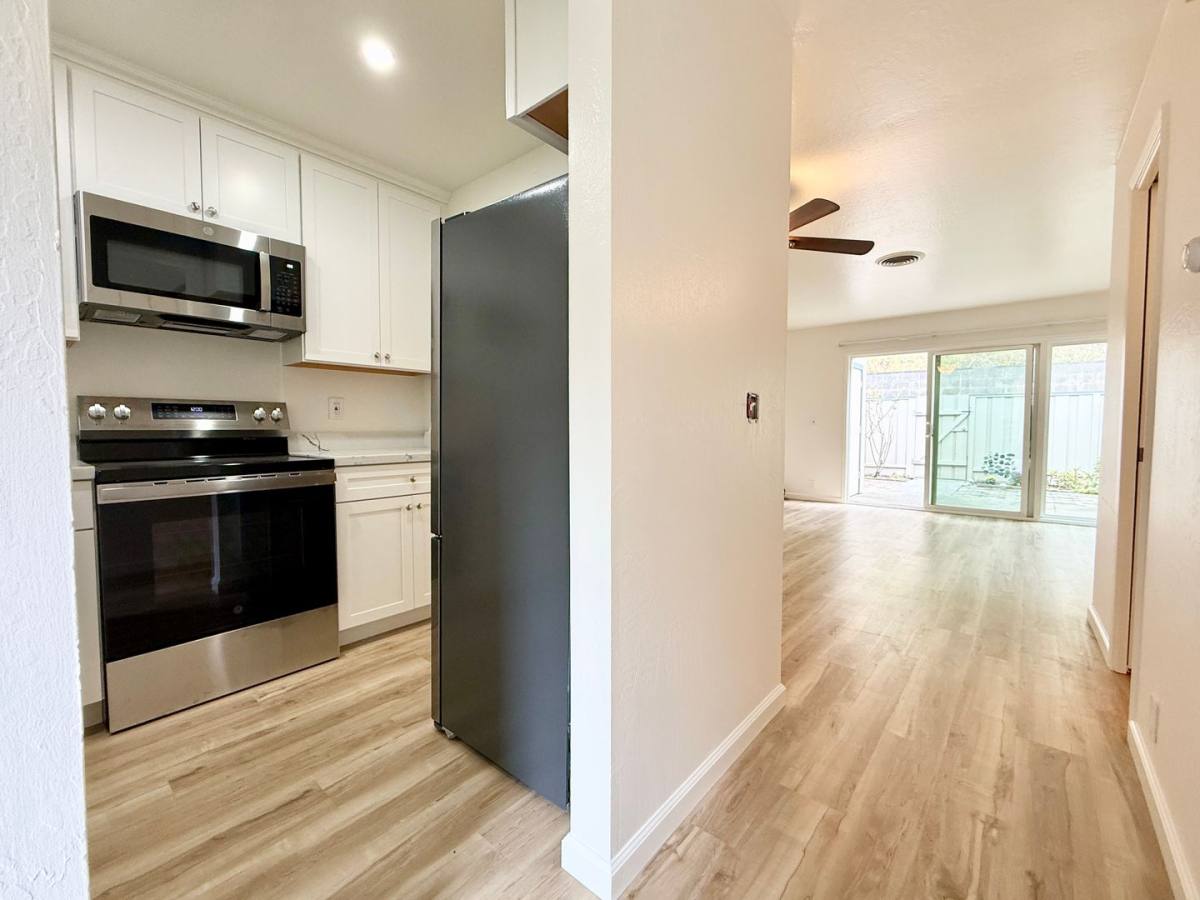 Townhouse for rent at 1254 Terra Nova Blvd, Pacifica, CA 94044