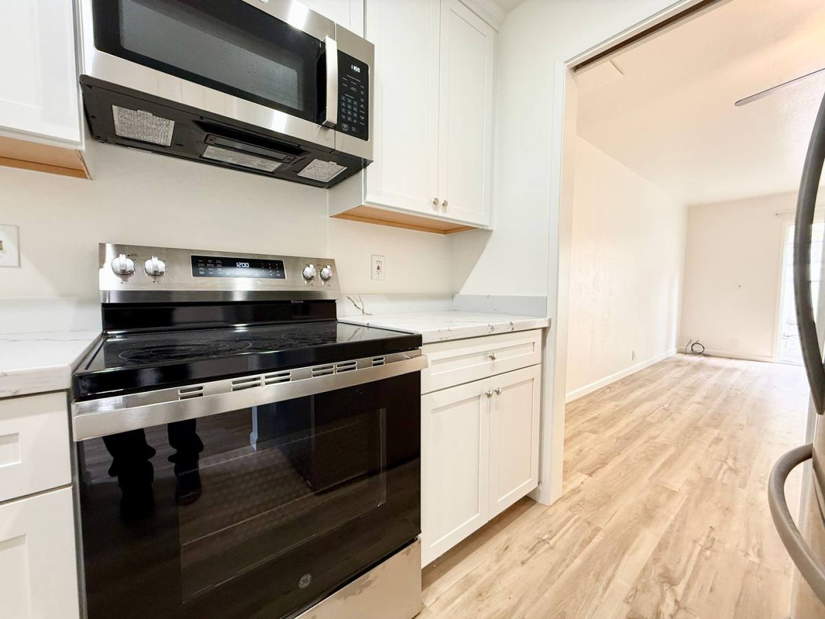 Townhouse for rent at 1254 Terra Nova Blvd, Pacifica, CA 94044