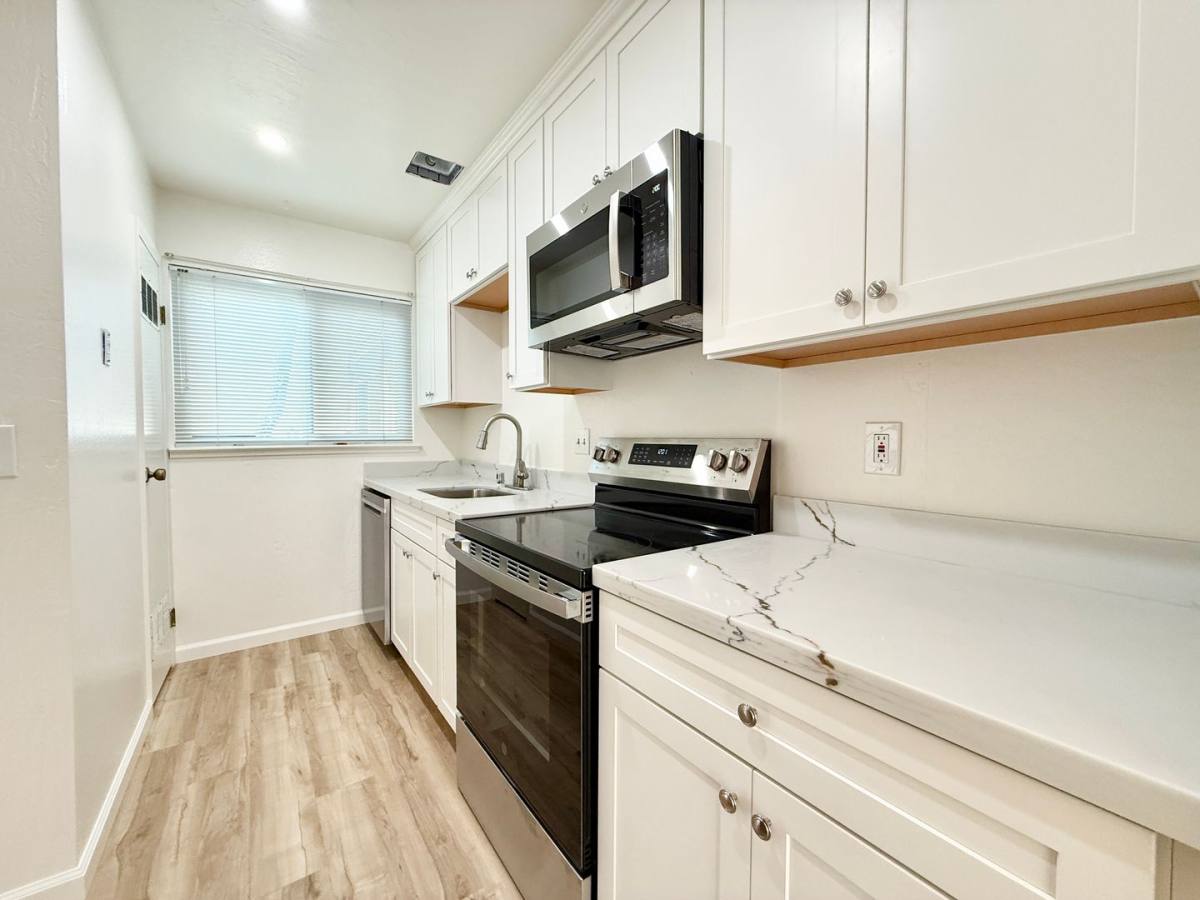 Townhouse for rent at 1254 Terra Nova Blvd, Pacifica, CA 94044