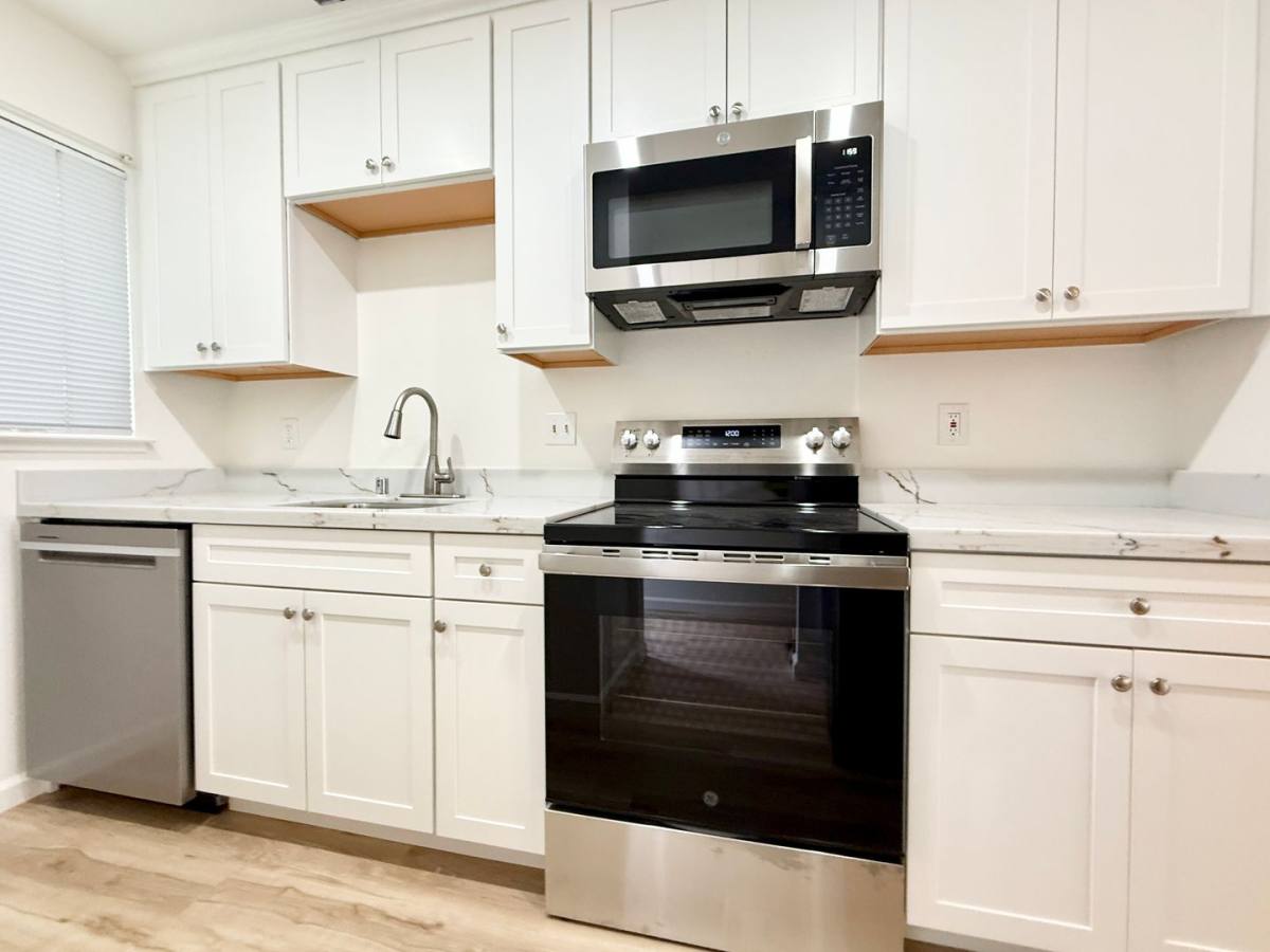 Townhouse for rent at 1254 Terra Nova Blvd, Pacifica, CA 94044