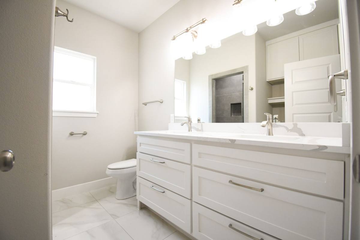 House for rent at 2814 W 18th St, Irving, TX 75060