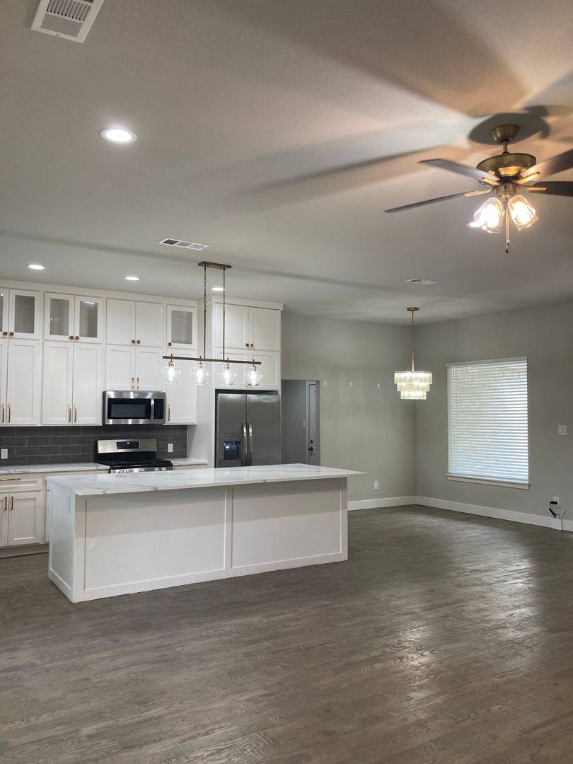 House for rent at 2814 W 18th St, Irving, TX 75060