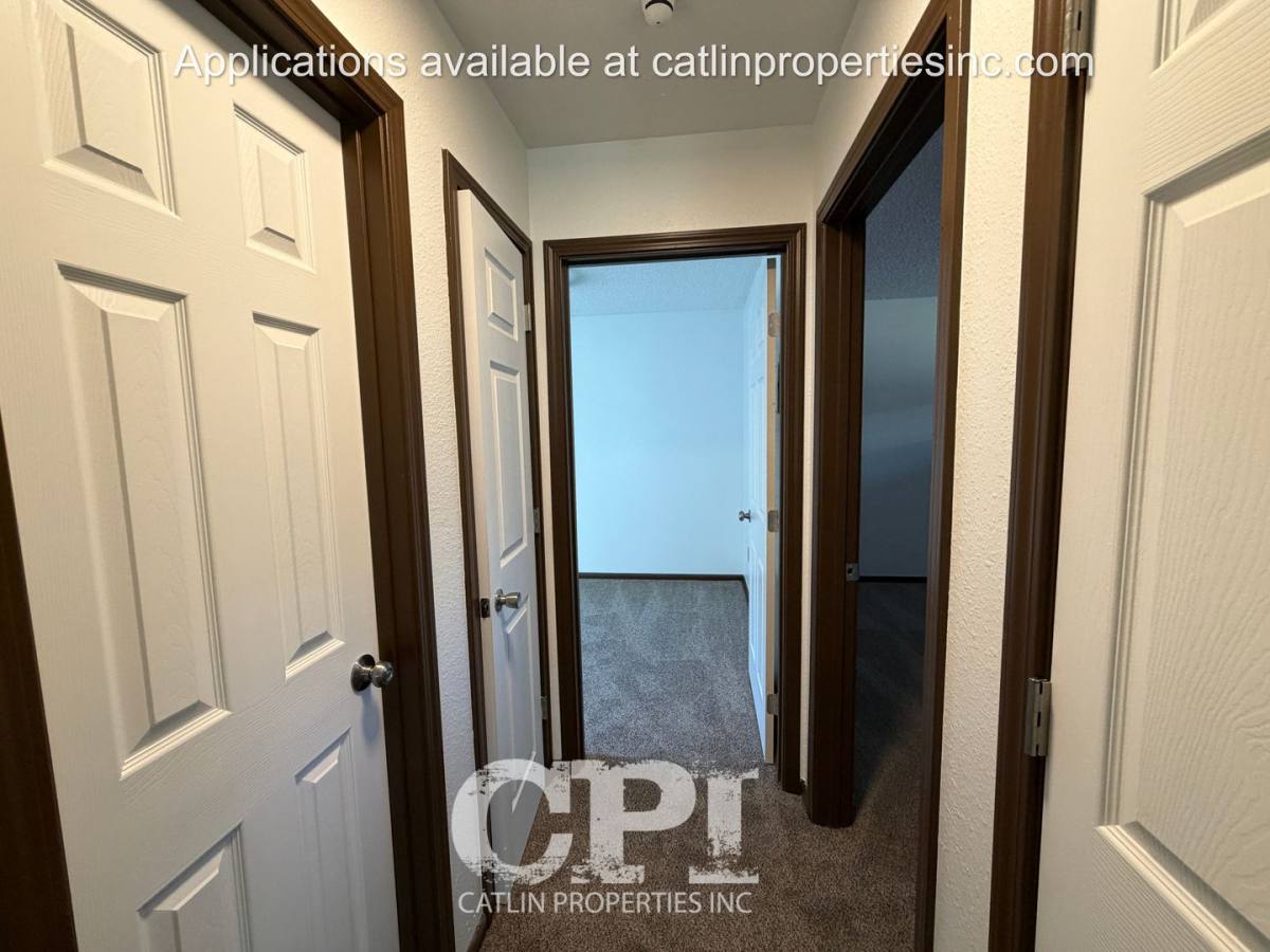 Apartment for rent at 1063 16th Ave, Longview, WA 98632