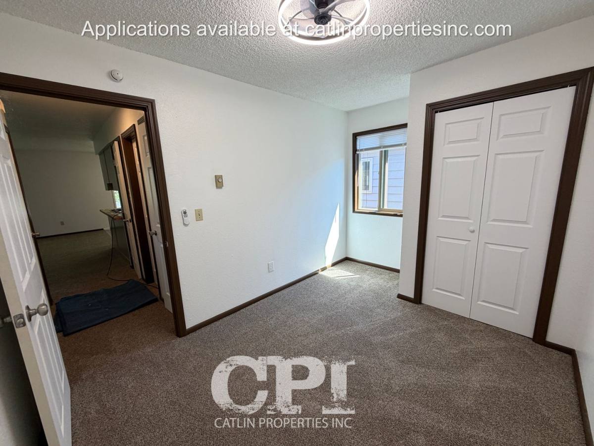 Apartment for rent at 1063 16th Ave, Longview, WA 98632