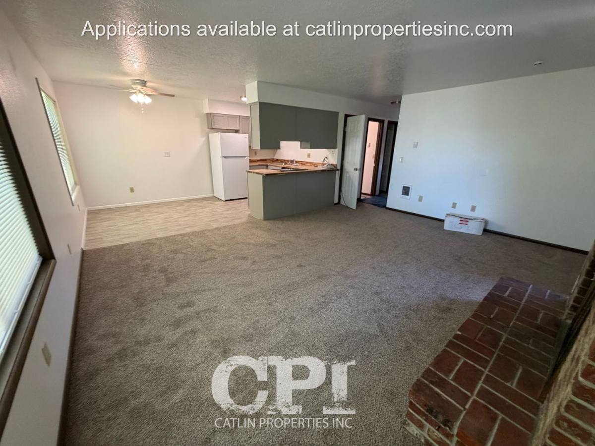 Apartment for rent at 1063 16th Ave, Longview, WA 98632
