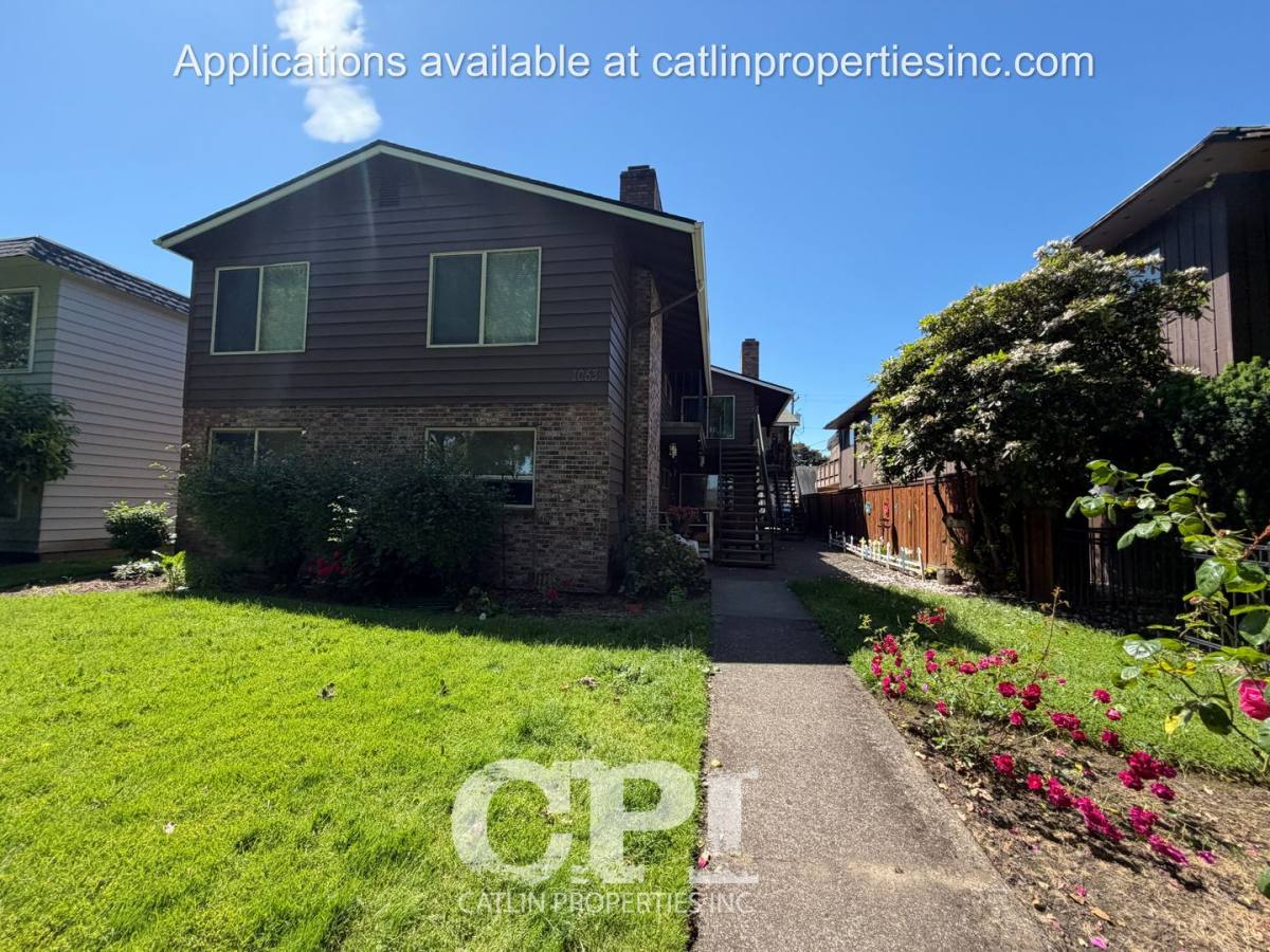 Apartment for rent at 1063 16th Ave, Longview, WA 98632