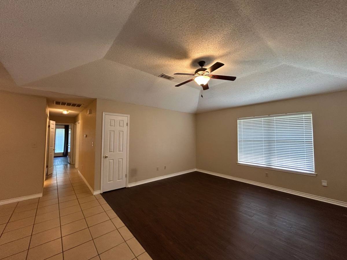 House for rent at 1642 W County Line Rd, New Braunfels, TX 78130