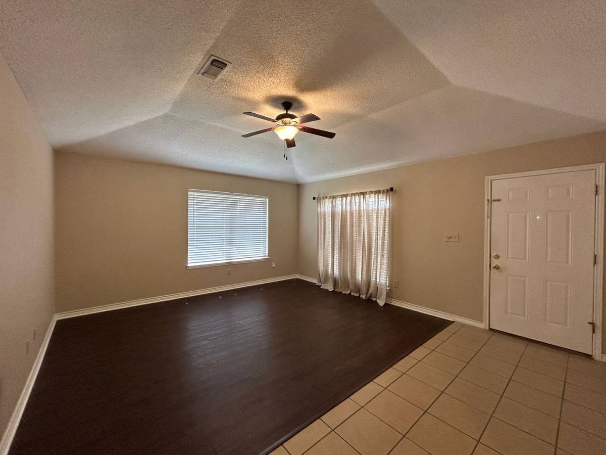 House for rent at 1642 W County Line Rd, New Braunfels, TX 78130