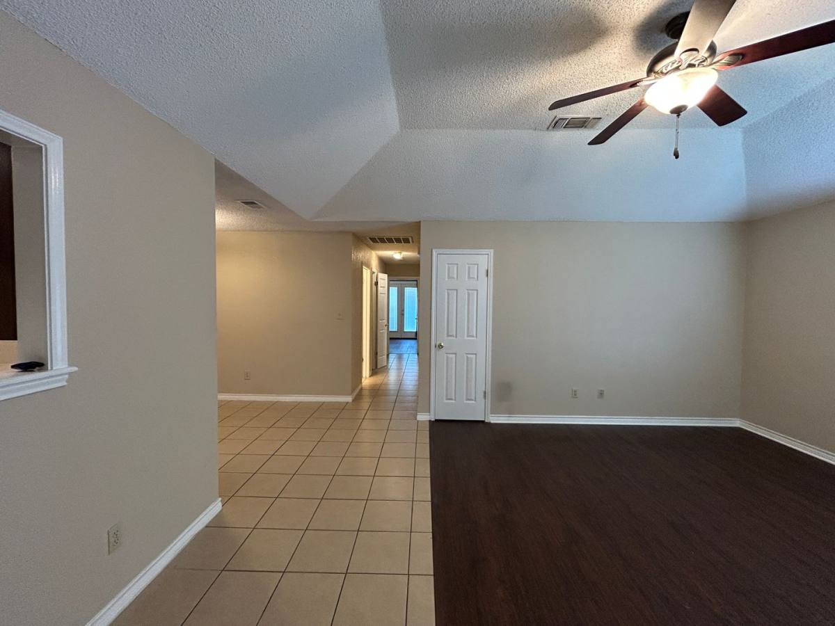 House for rent at 1642 W County Line Rd, New Braunfels, TX 78130