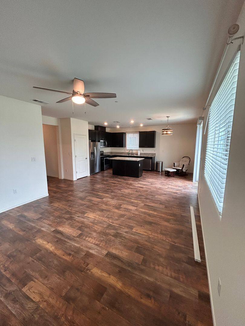 House for rent at 1296 Sparrow Dr, Hanford, CA 93230