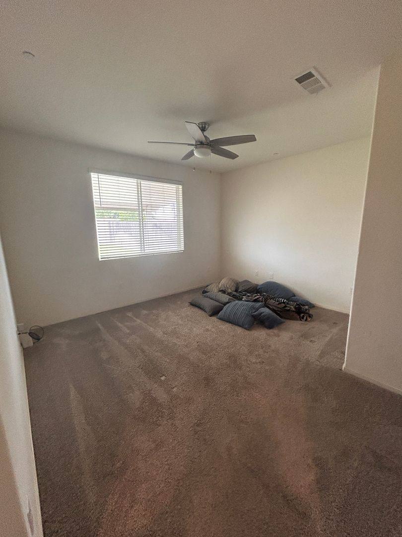 House for rent at 1296 Sparrow Dr, Hanford, CA 93230