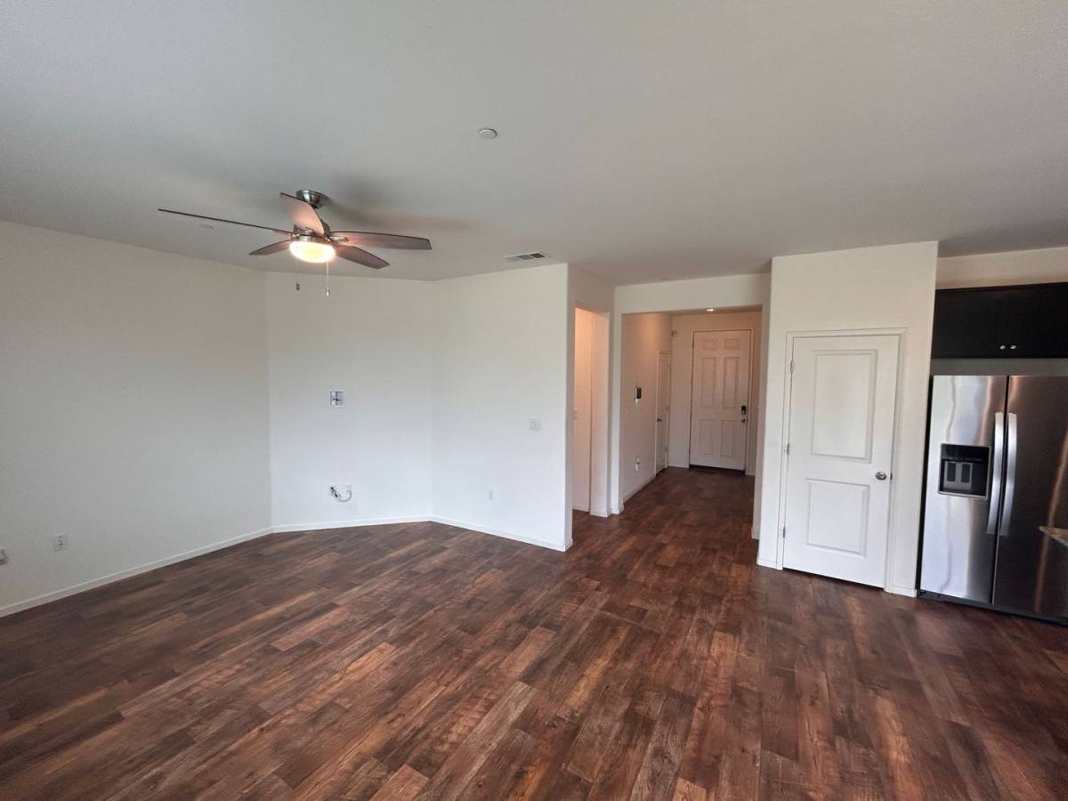 House for rent at 1296 Sparrow Dr, Hanford, CA 93230