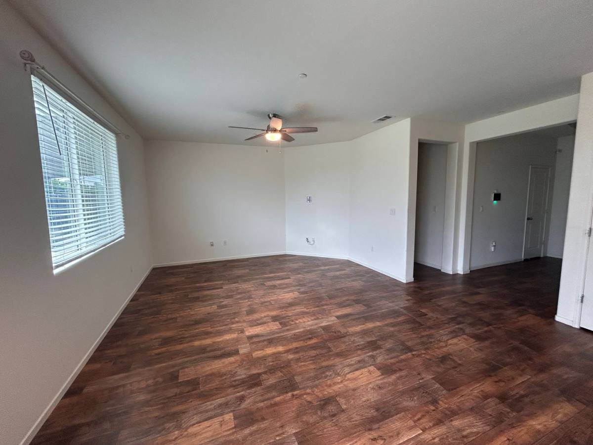 House for rent at 1296 Sparrow Dr, Hanford, CA 93230