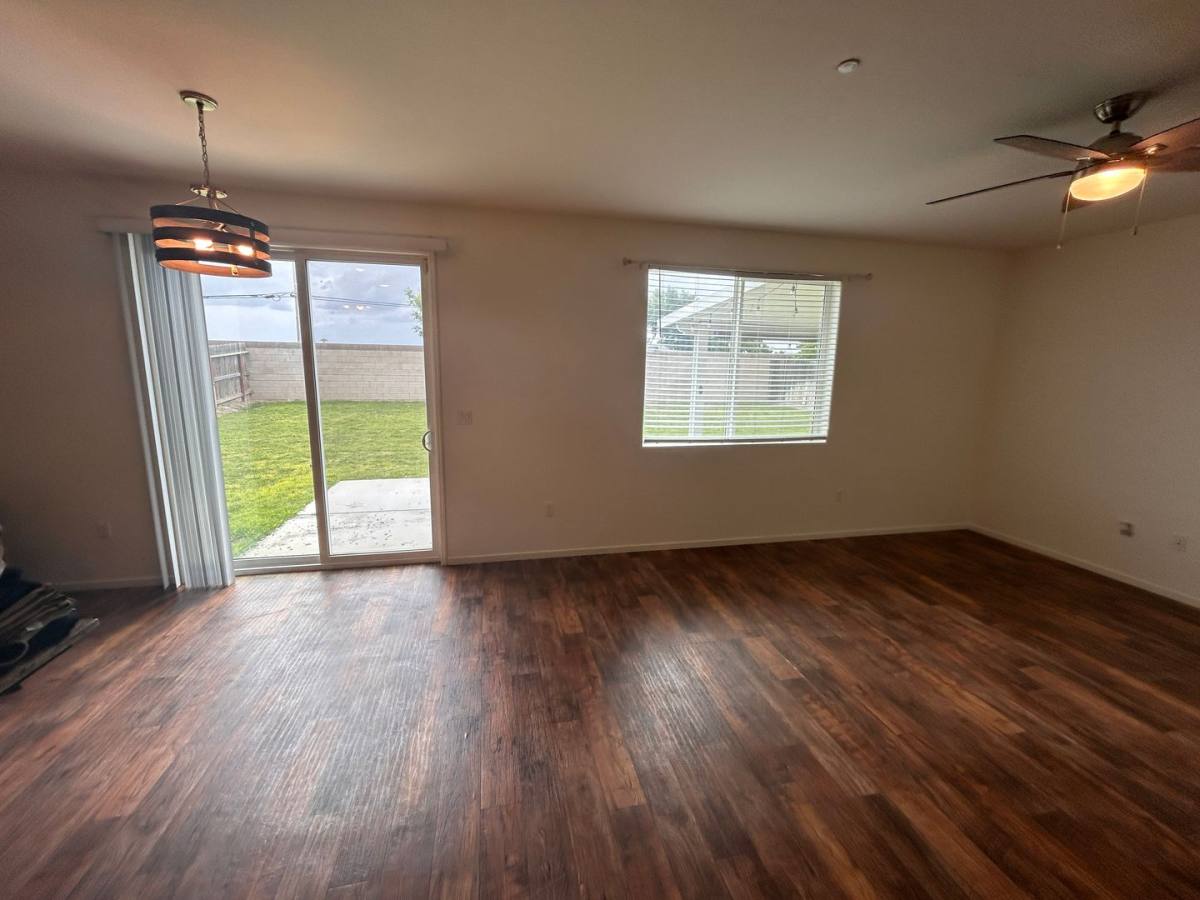 House for rent at 1296 Sparrow Dr, Hanford, CA 93230