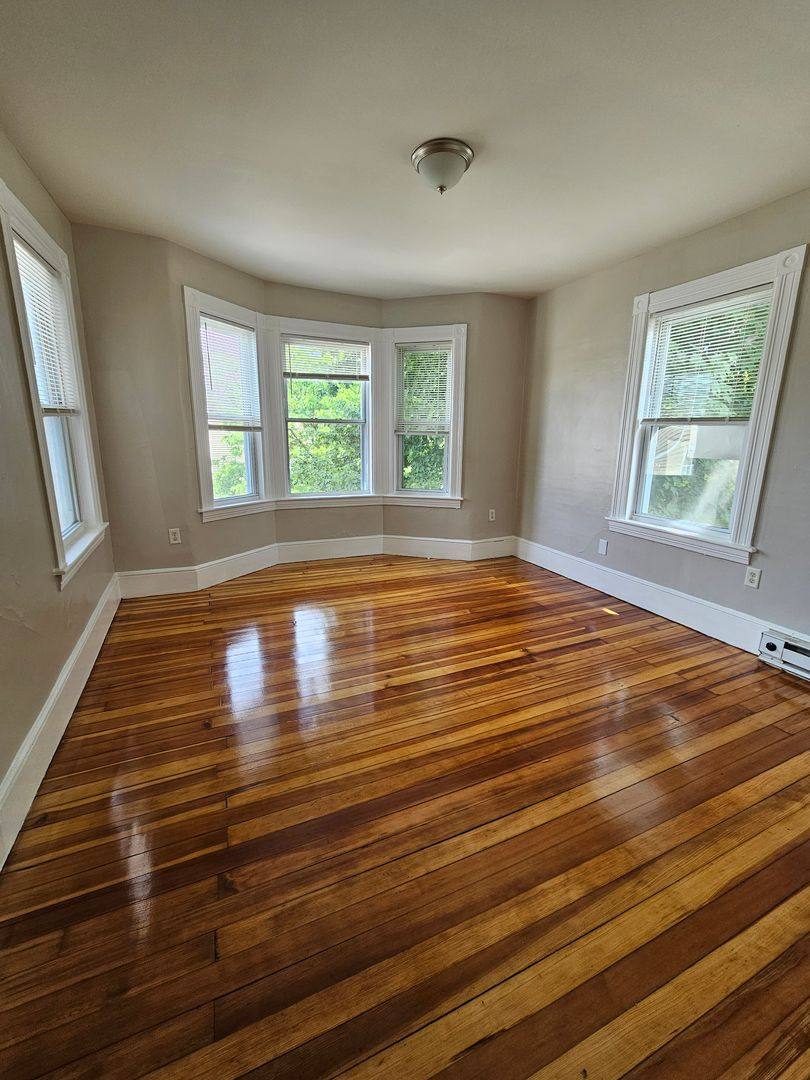 Apartment for rent at 185-187 Grove St, Manchester, NH 03103