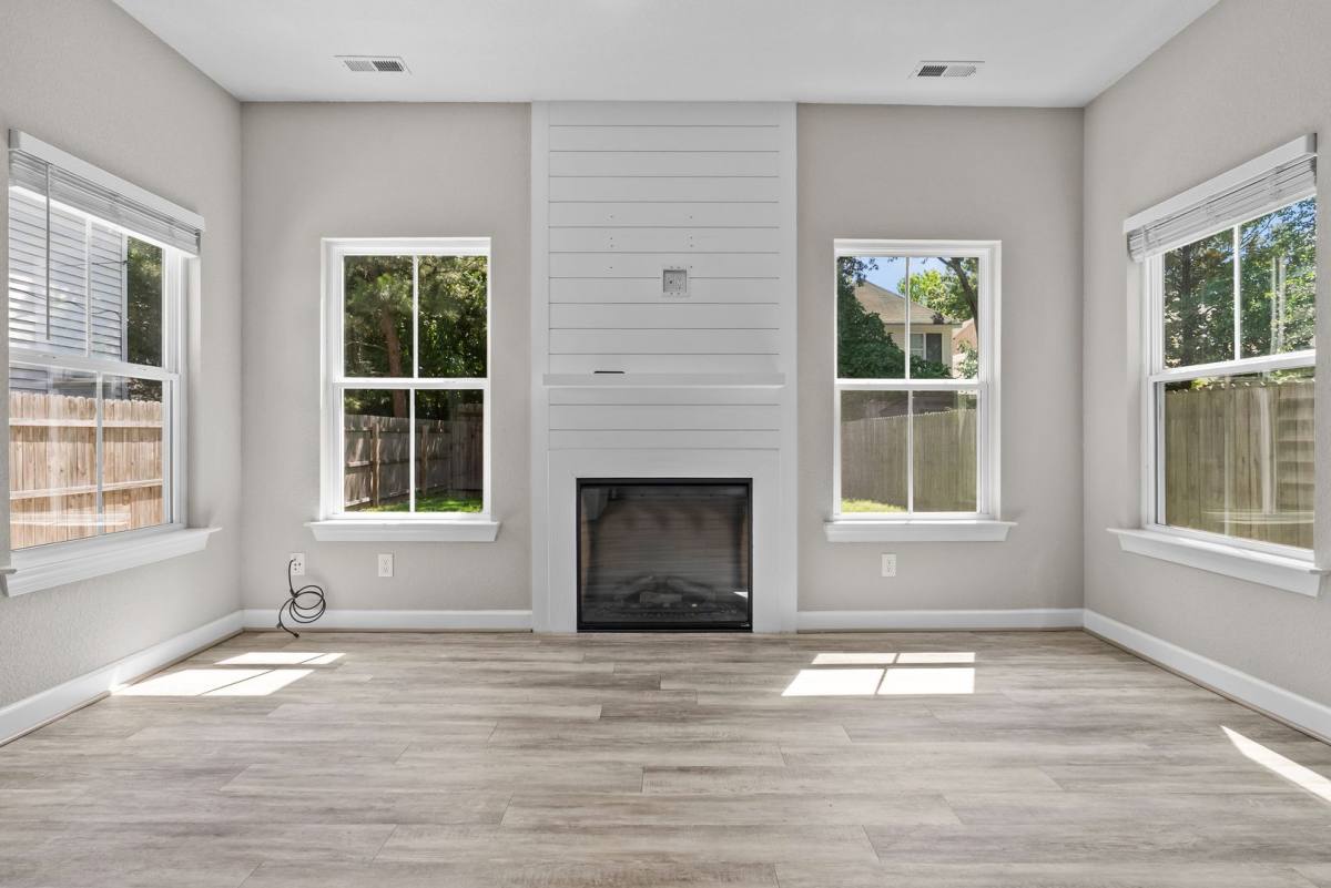 House for rent at 104 S Palm Ave, Virginia Beach, VA 23454
