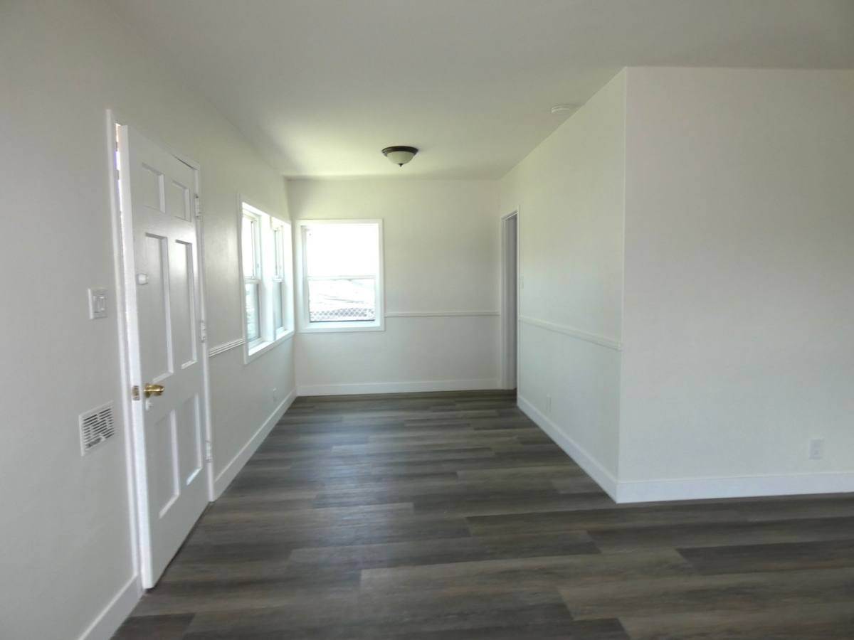 Apartment for rent at 11820 State St, Lynwood, CA 90262