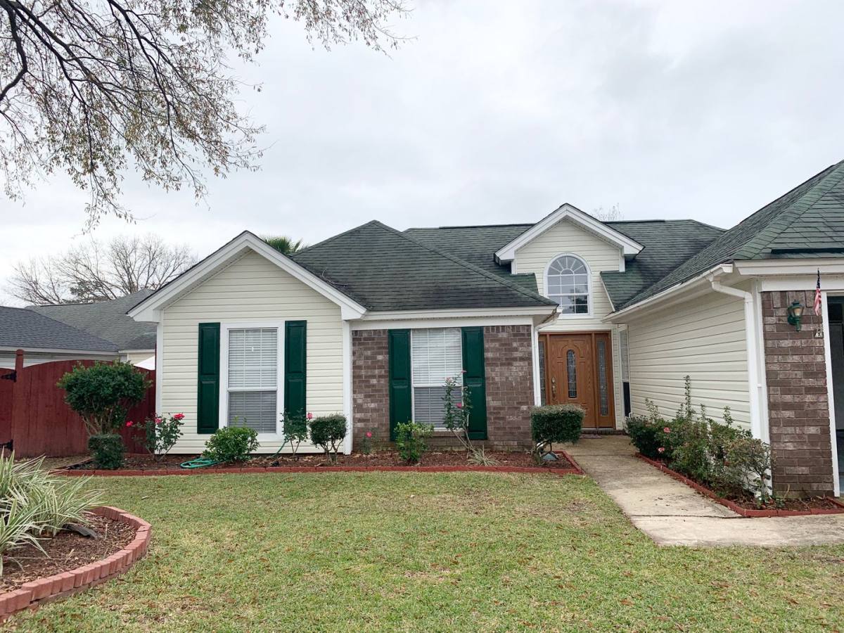 House for rent at 61 Teal Lake Dr, Richmond Hill, GA 31324