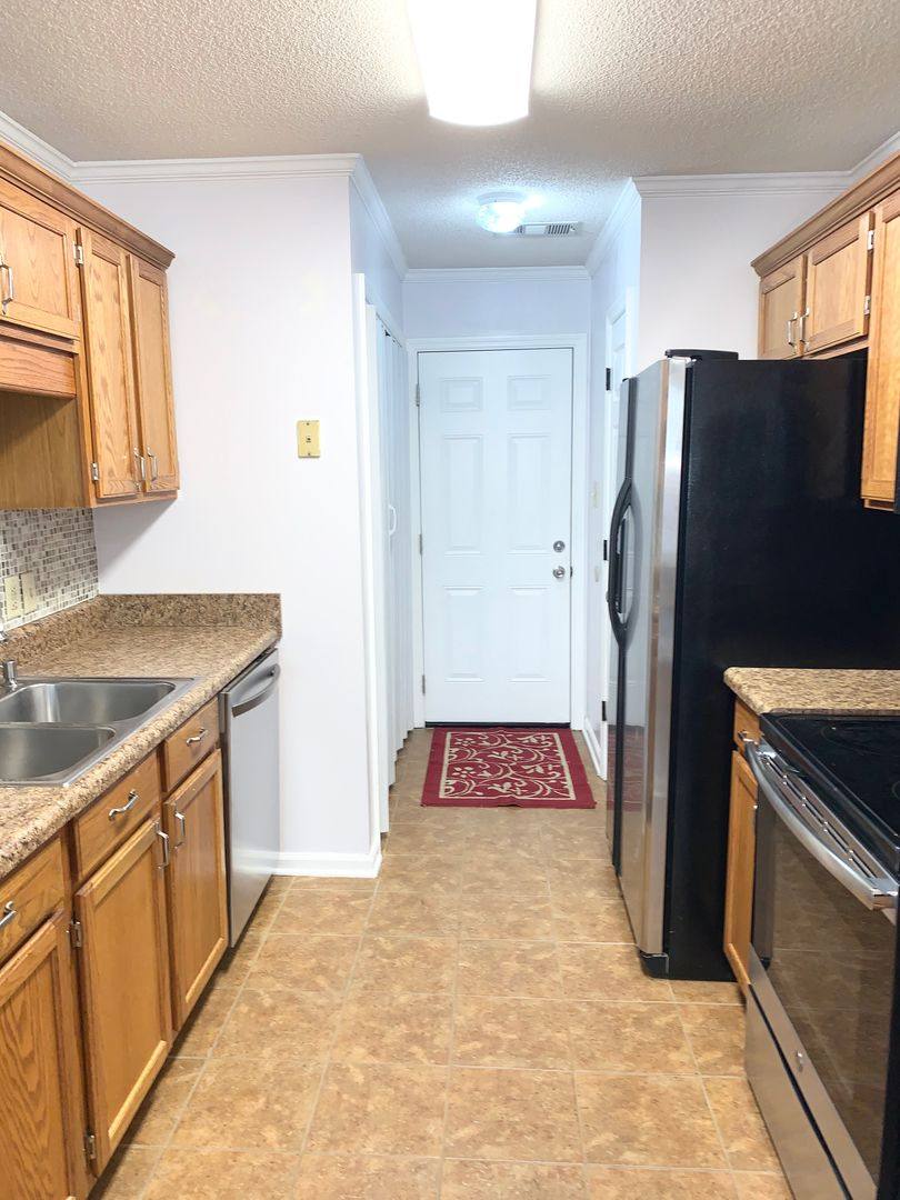 House for rent at 61 Teal Lake Dr, Richmond Hill, GA 31324