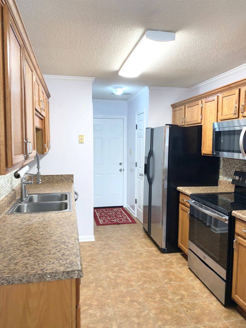 House for rent at 61 Teal Lake Dr, Richmond Hill, GA 31324