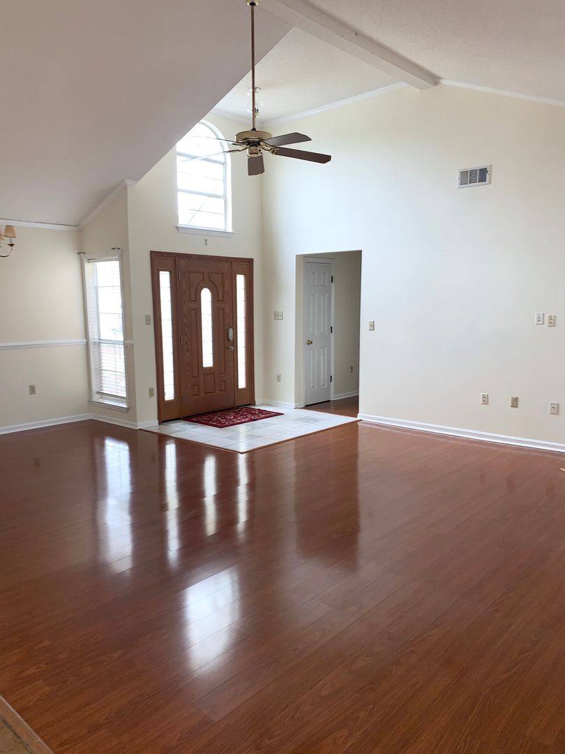 House for rent at 61 Teal Lake Dr, Richmond Hill, GA 31324