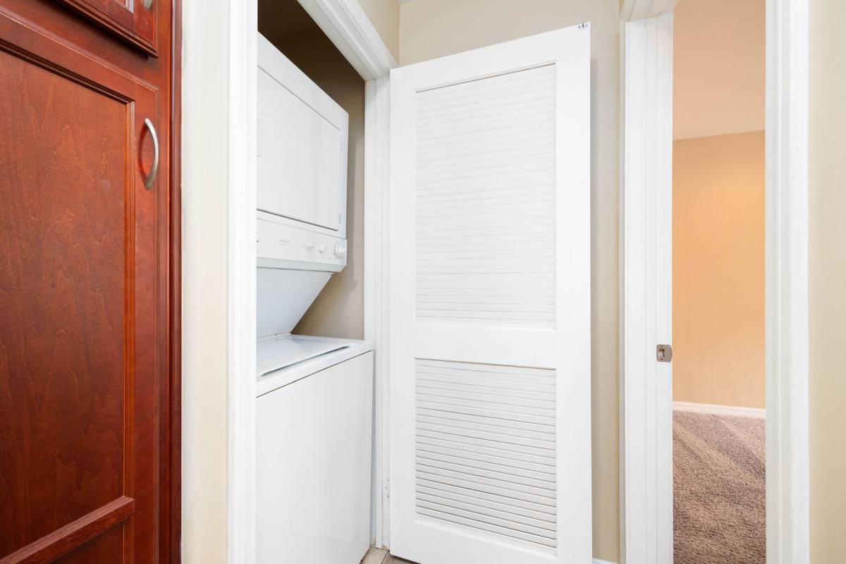 Apartment for rent at 5252 Balboa Arms Dr, San Diego, CA 92117
