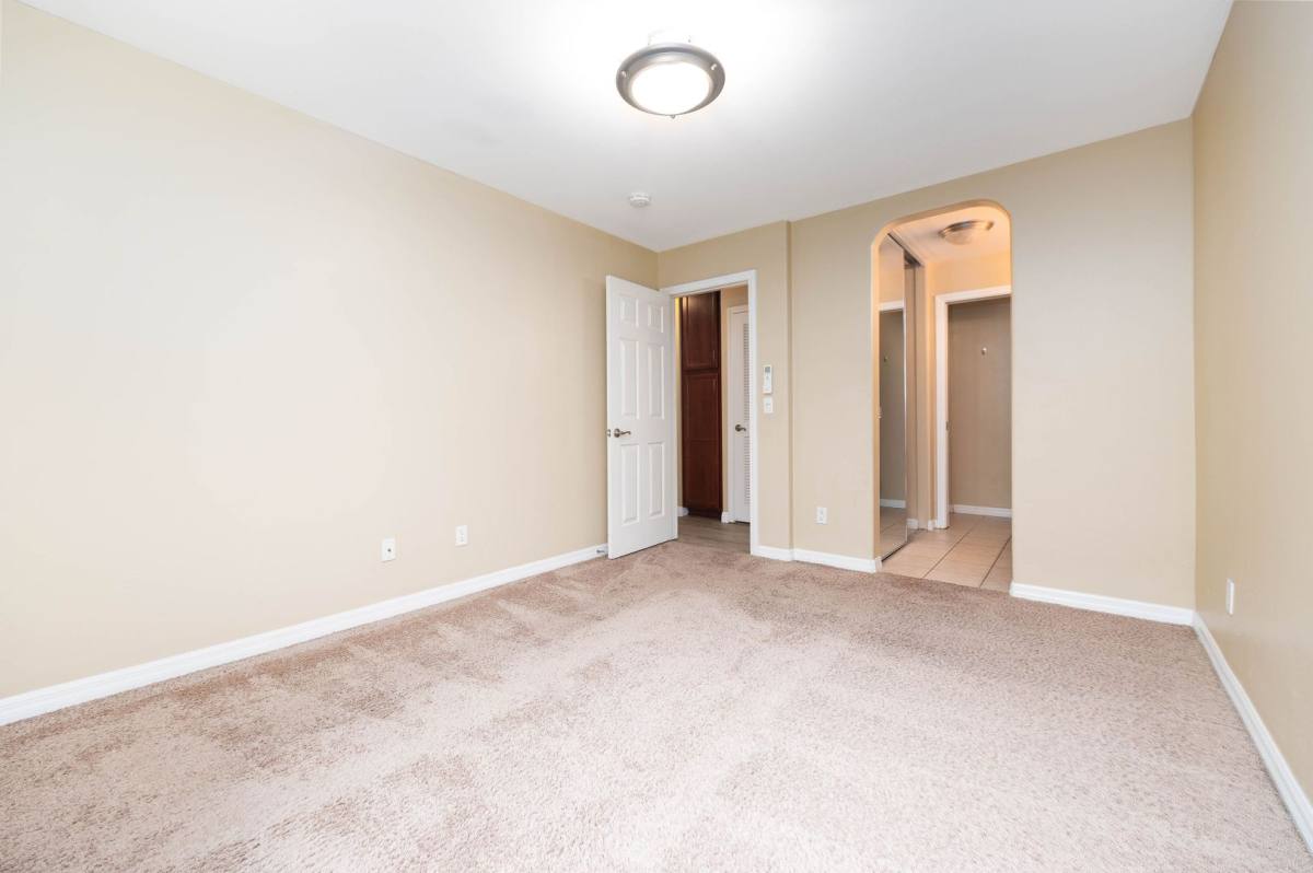 Apartment for rent at 5252 Balboa Arms Dr, San Diego, CA 92117