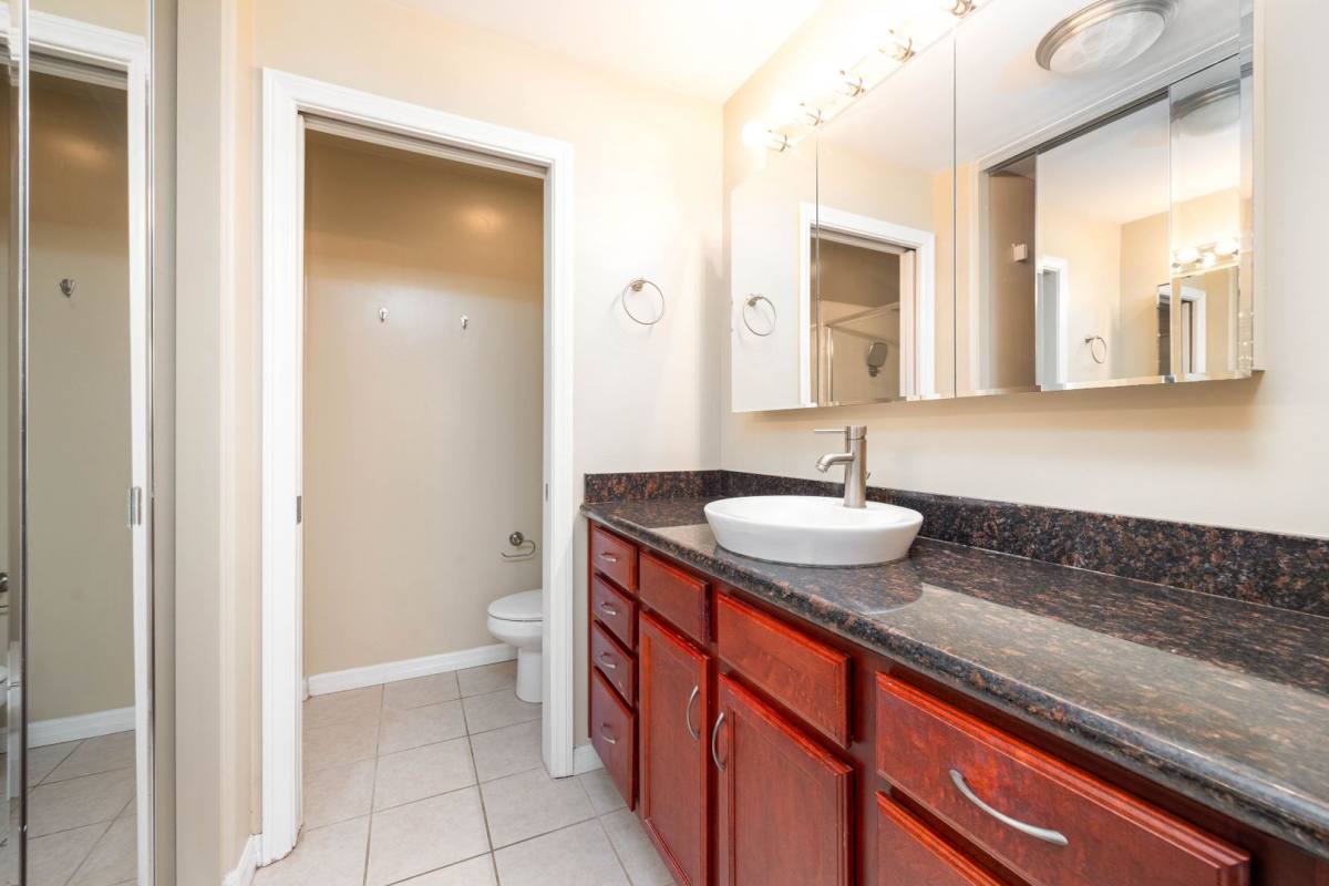 Apartment for rent at 5252 Balboa Arms Dr, San Diego, CA 92117