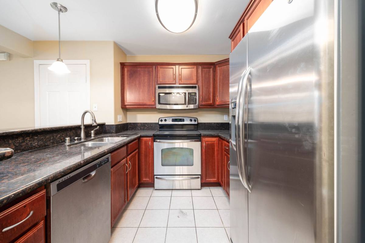 Apartment for rent at 5252 Balboa Arms Dr, San Diego, CA 92117