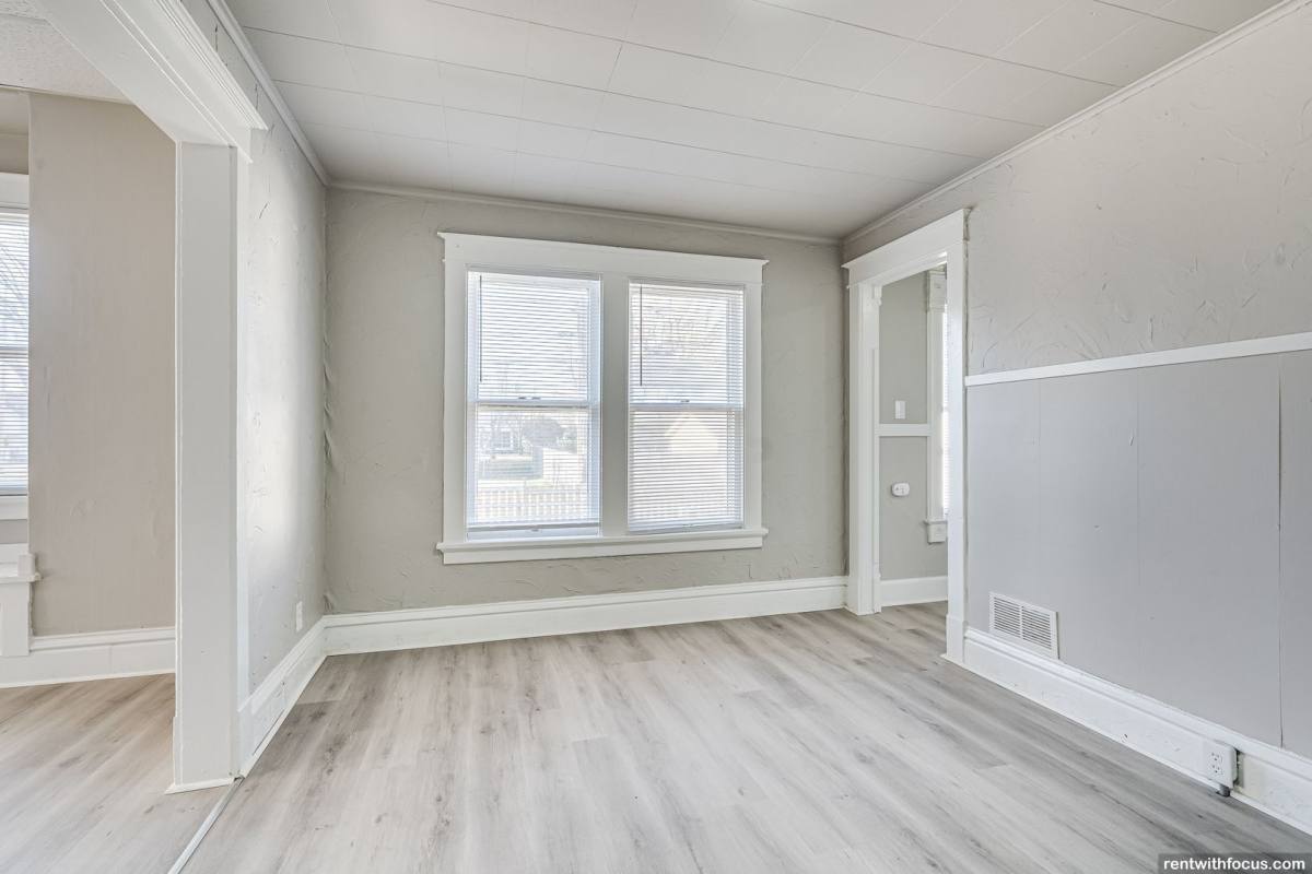 Apartment for rent at 803 N Broadway, Green Bay, WI 54303