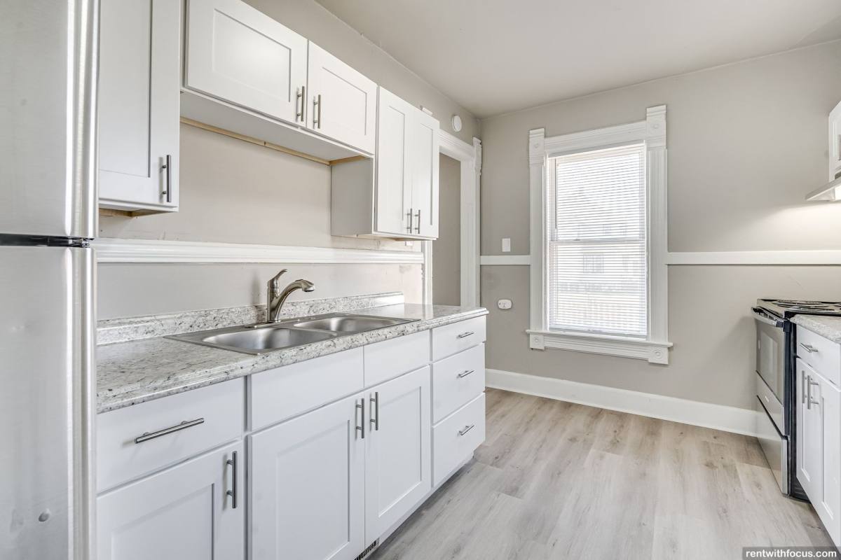 Apartment for rent at 803 N Broadway, Green Bay, WI 54303