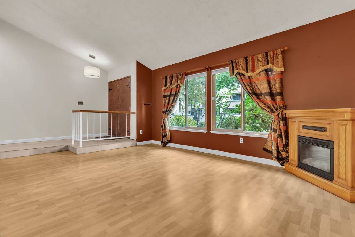 Apartment for rent at 1428 Camelot Dr, Corona, CA 92882