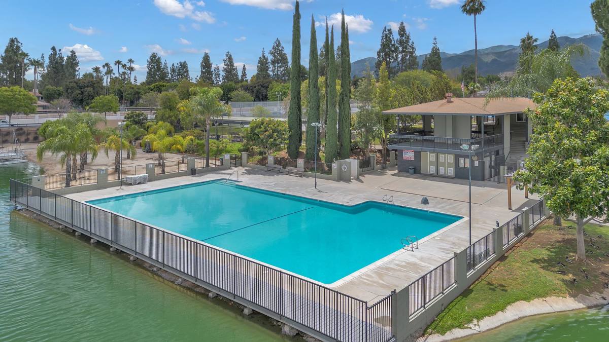 Apartment for rent at 1428 Camelot Dr, Corona, CA 92882