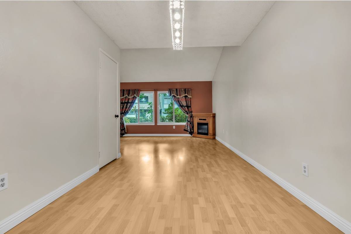 Apartment for rent at 1428 Camelot Dr, Corona, CA 92882