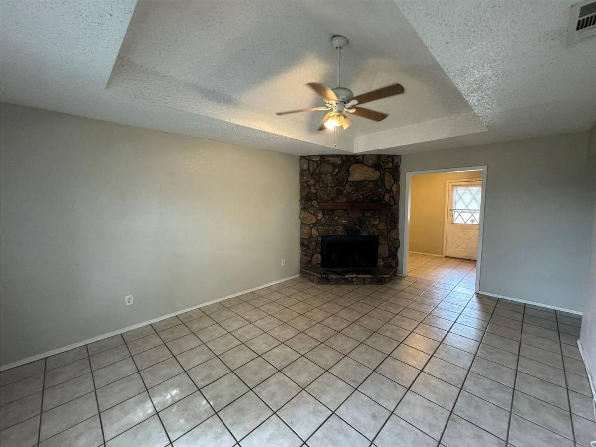 Apartment for rent at 2721 Hurstview Dr, Hurst, TX 76054
