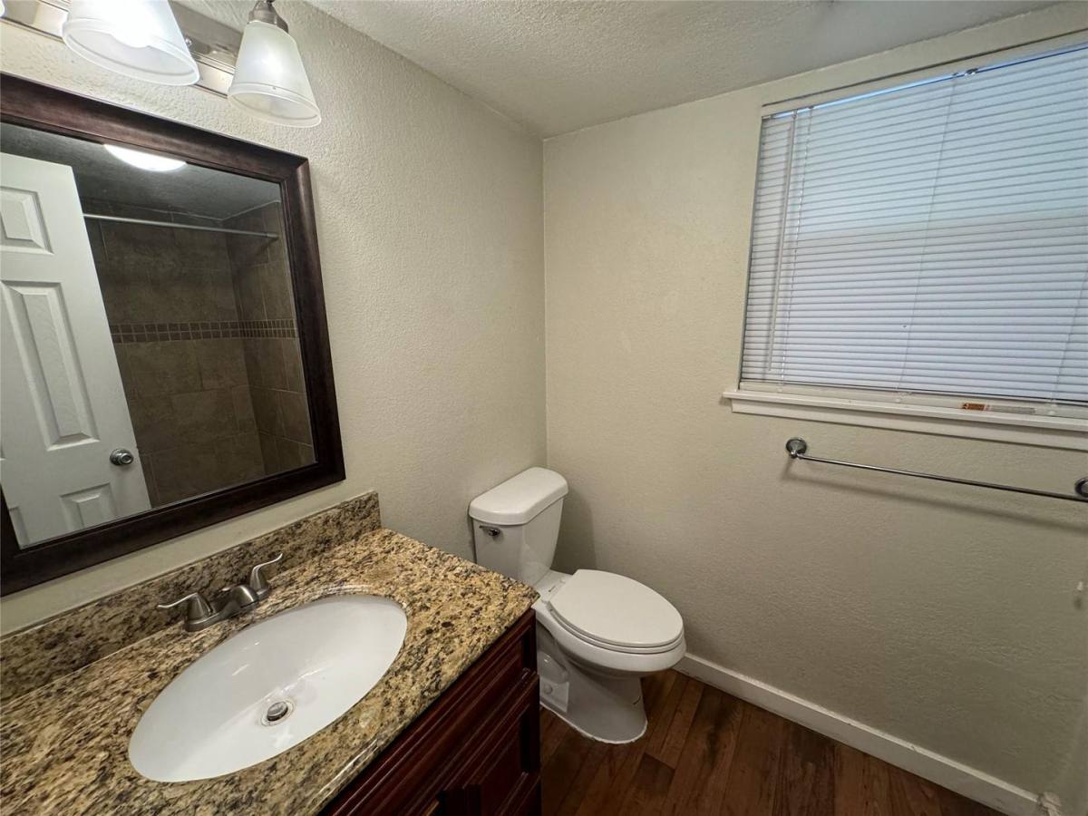 Apartment for rent at 2721 Hurstview Dr, Hurst, TX 76054