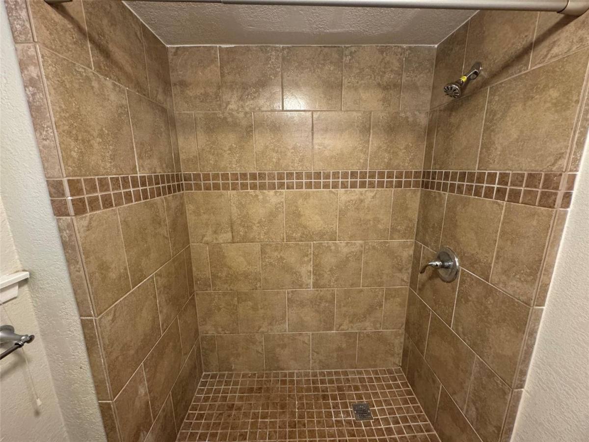 Apartment for rent at 2721 Hurstview Dr, Hurst, TX 76054