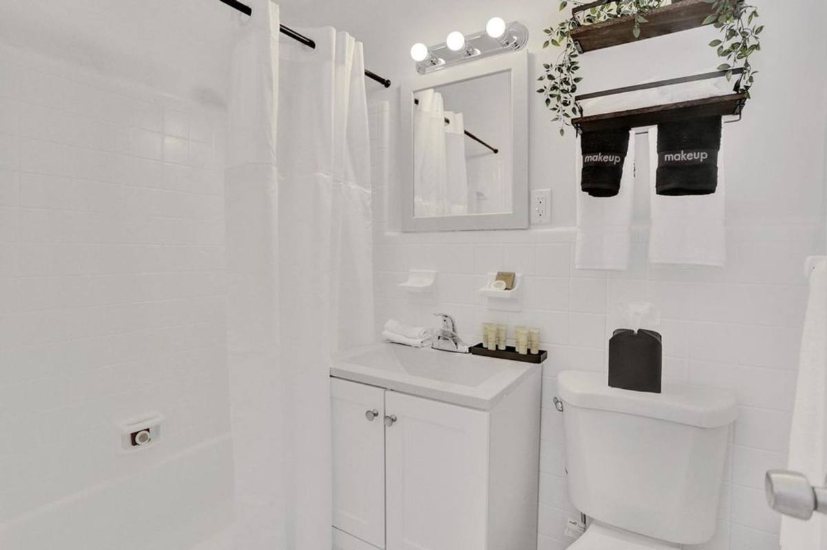 Apartment for rent at 820 NE 16th Ave, Fort Lauderdale, FL 33304