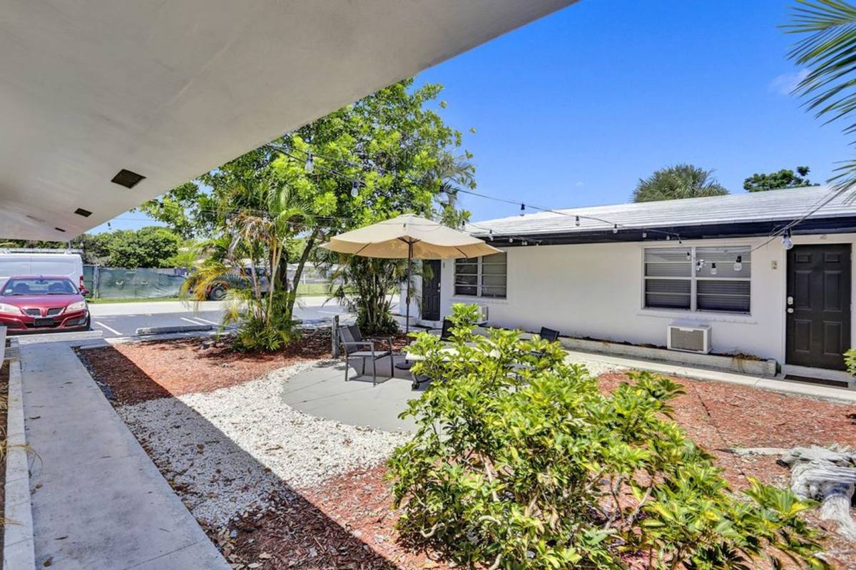 Apartment for rent at 820 NE 16th Ave, Fort Lauderdale, FL 33304