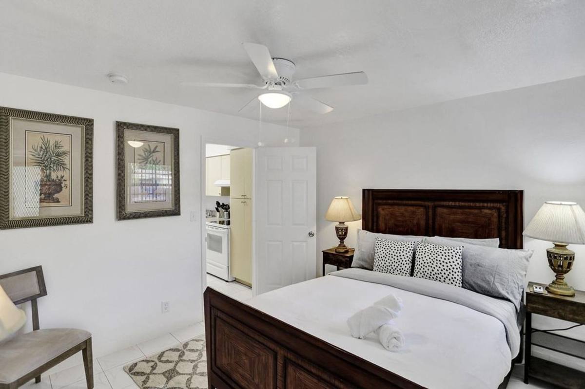 Apartment for rent at 820 NE 16th Ave, Fort Lauderdale, FL 33304