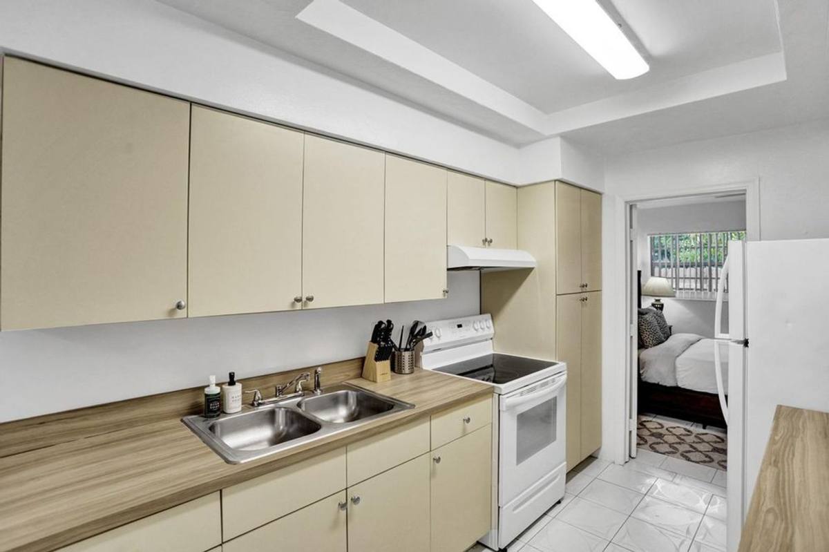 Apartment for rent at 820 NE 16th Ave, Fort Lauderdale, FL 33304