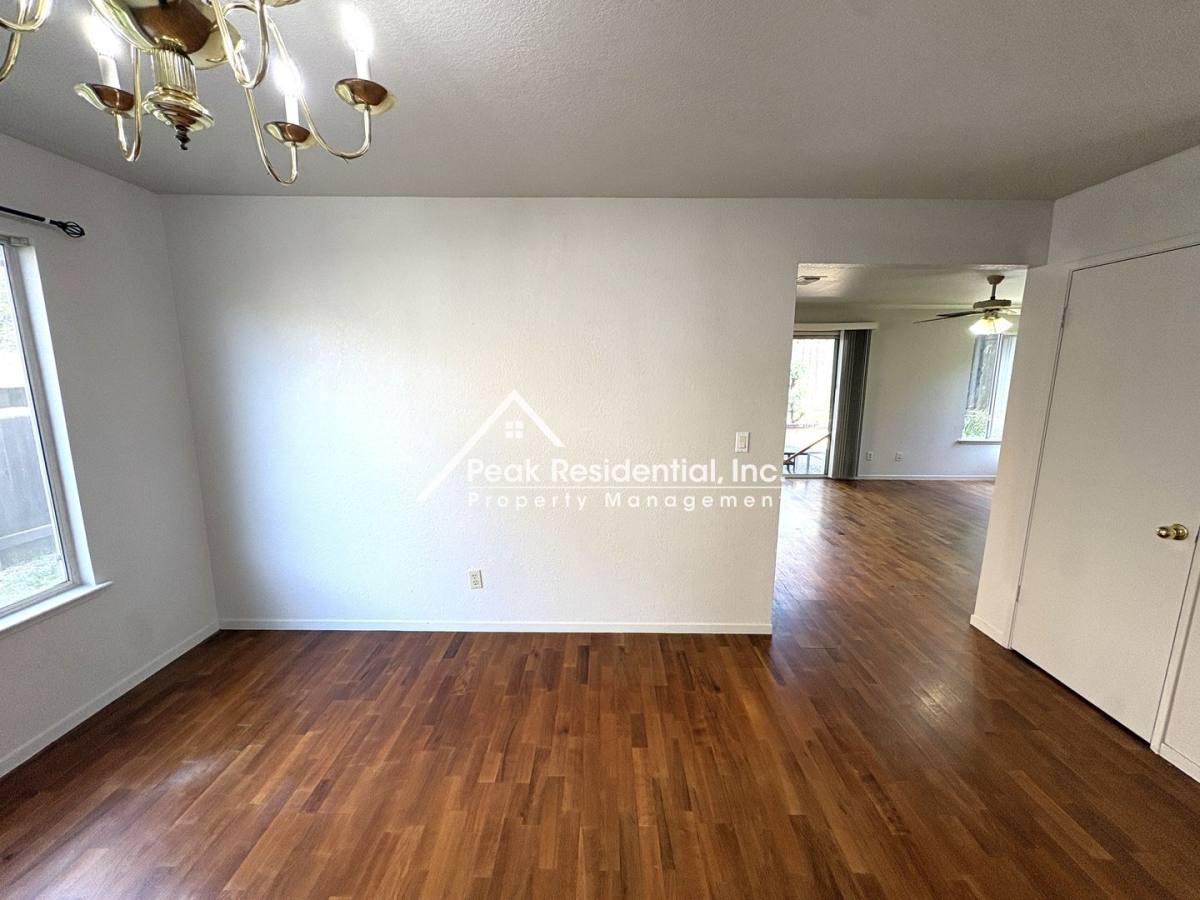 House for rent at 5621 Summit Dr, Rocklin, CA 95765