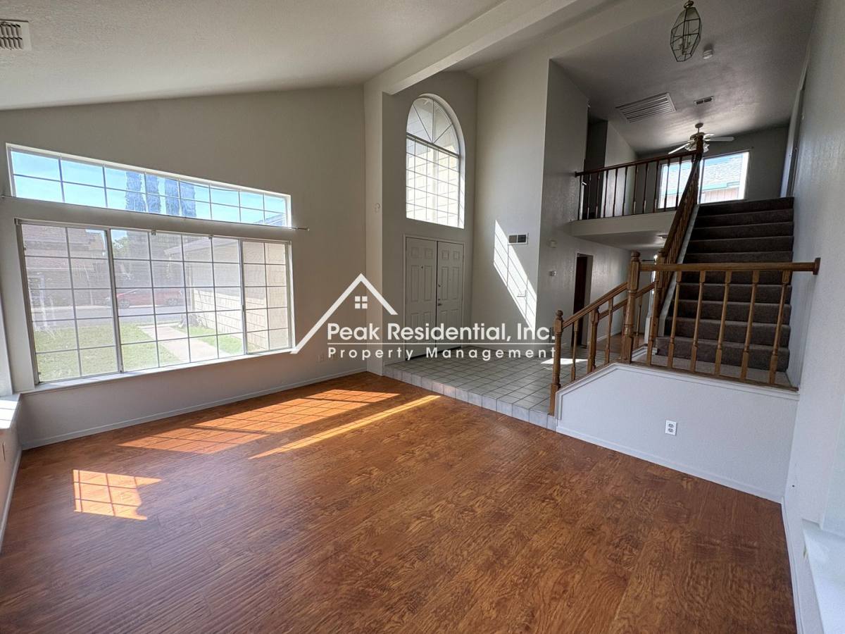 House for rent at 5621 Summit Dr, Rocklin, CA 95765