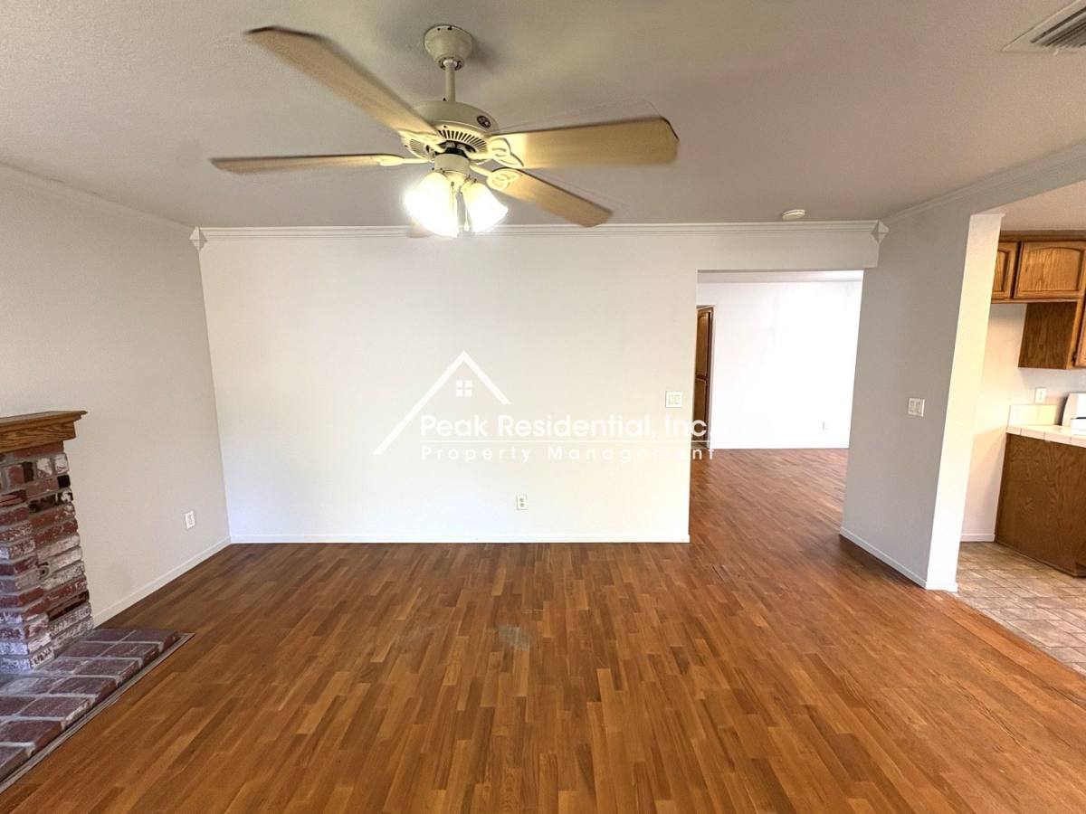 House for rent at 5621 Summit Dr, Rocklin, CA 95765