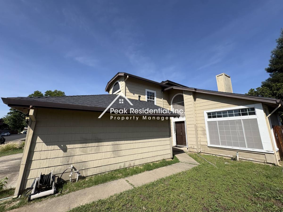 House for rent at 5621 Summit Dr, Rocklin, CA 95765