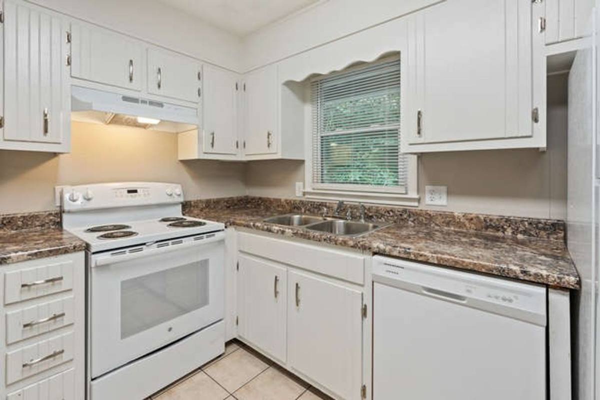 Apartment for rent at 124-125 Williams St, Carrollton, GA 30117