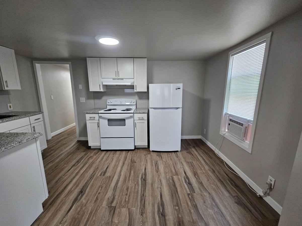 Apartment for rent at 406 E Broadway, Moses Lake, WA 98837