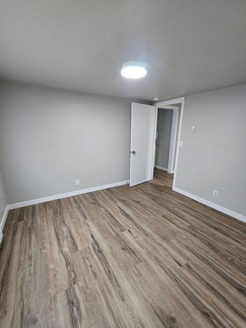 Apartment for rent at 406 E Broadway, Moses Lake, WA 98837
