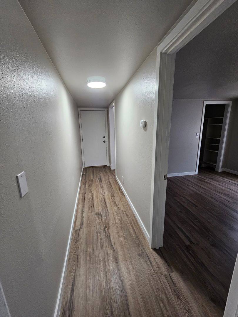 Apartment for rent at 406 E Broadway, Moses Lake, WA 98837